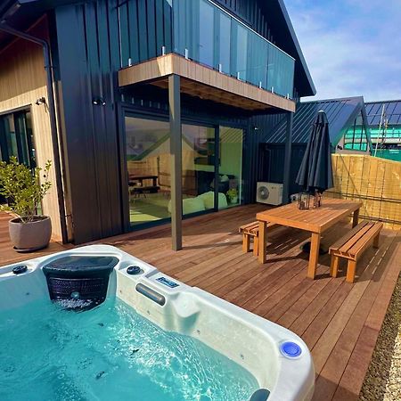 Remarkable View With Hot Tub Франктон Экстерьер фото