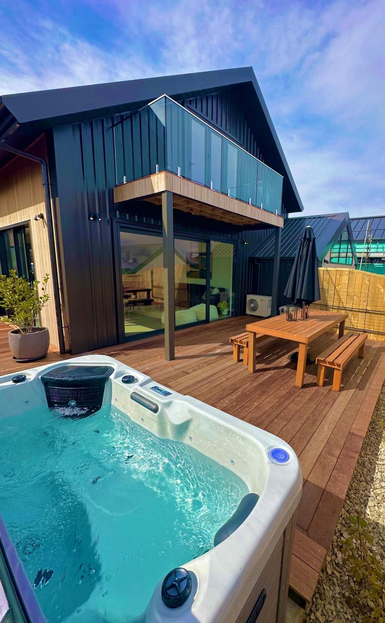 Remarkable View With Hot Tub Франктон Экстерьер фото