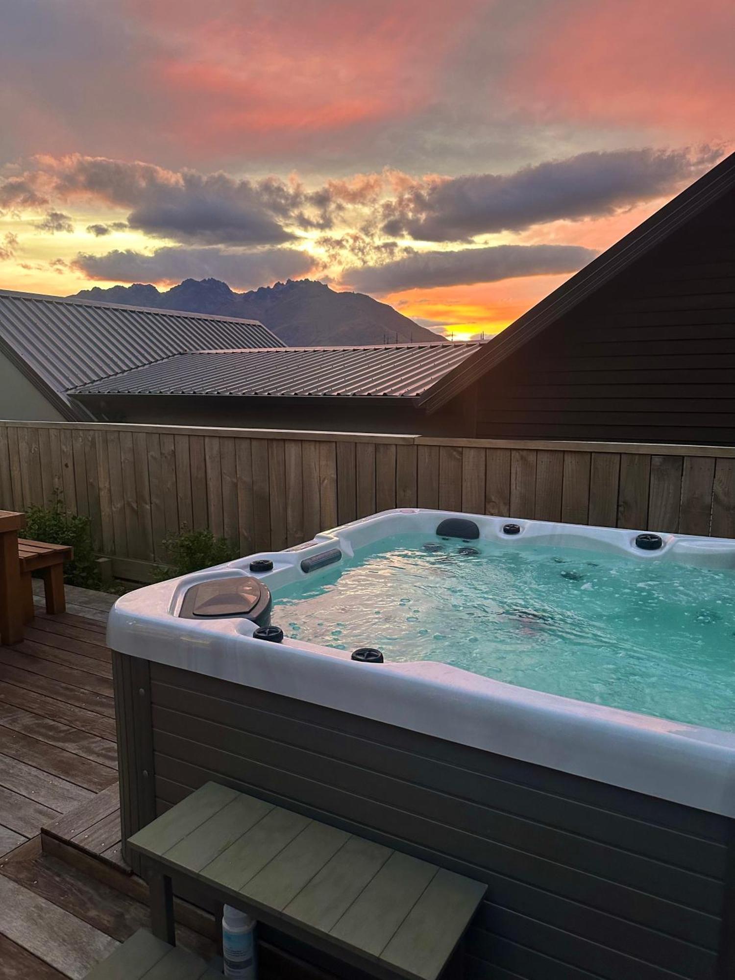 Remarkable View With Hot Tub Франктон Экстерьер фото